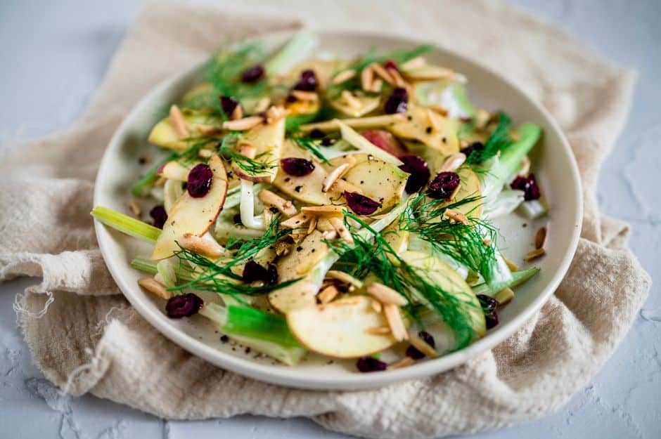 apple slices with almond butter: calorie