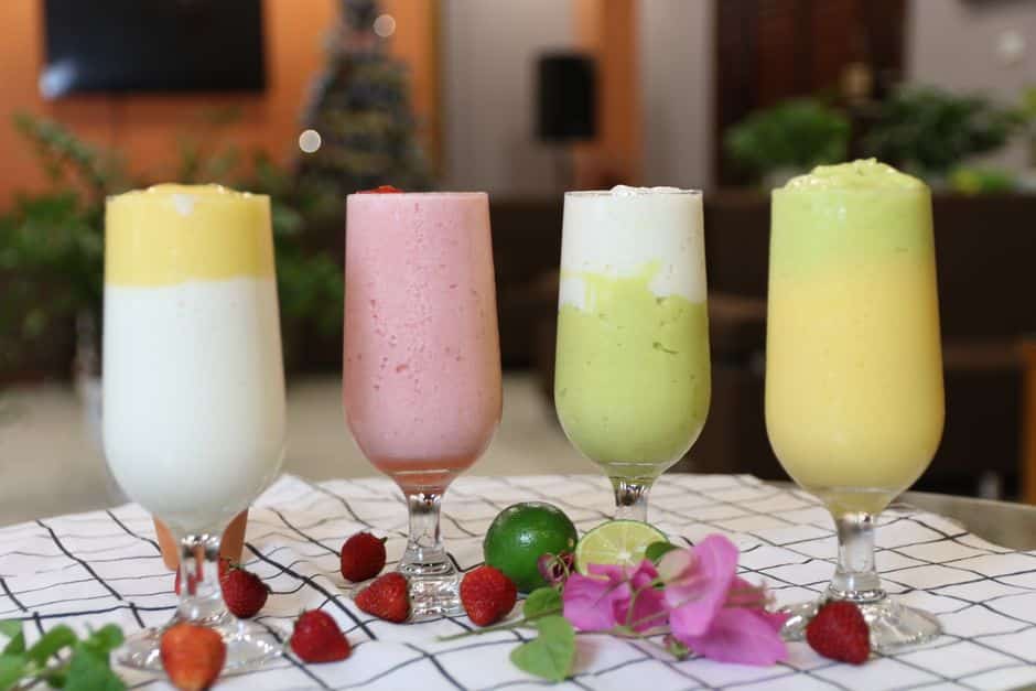 is banana and strawberry smoothie