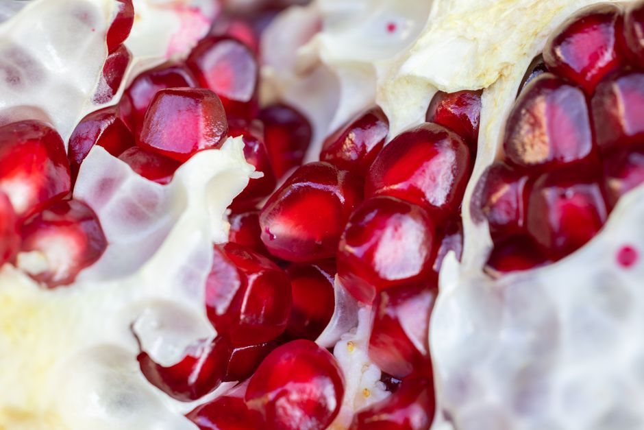are pomegranate seeds good for