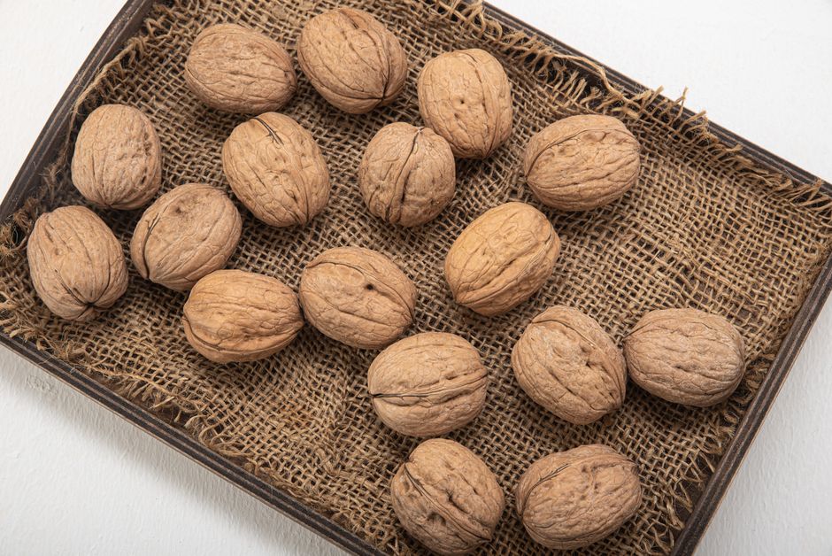 how many walnuts to eat