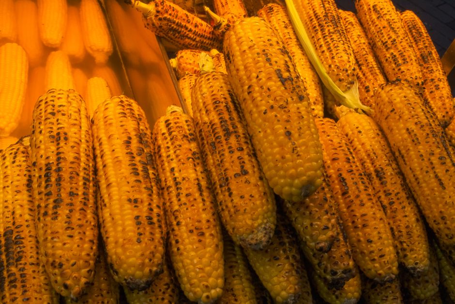how to eat sweet corn